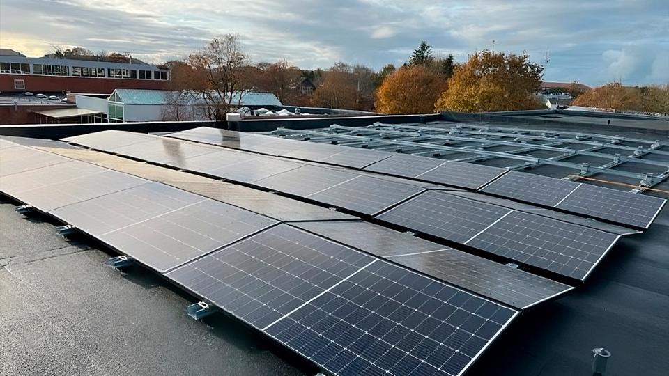 FGU School: Optimized Environmental Efficiency with Solar Energy