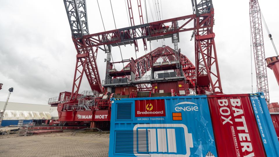 Battery Box 600 powers world's strongest land-based crane