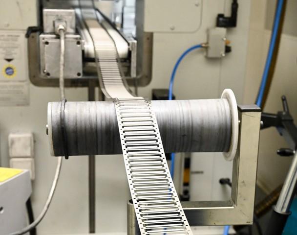 Razor blades stamping for a large manufacturer