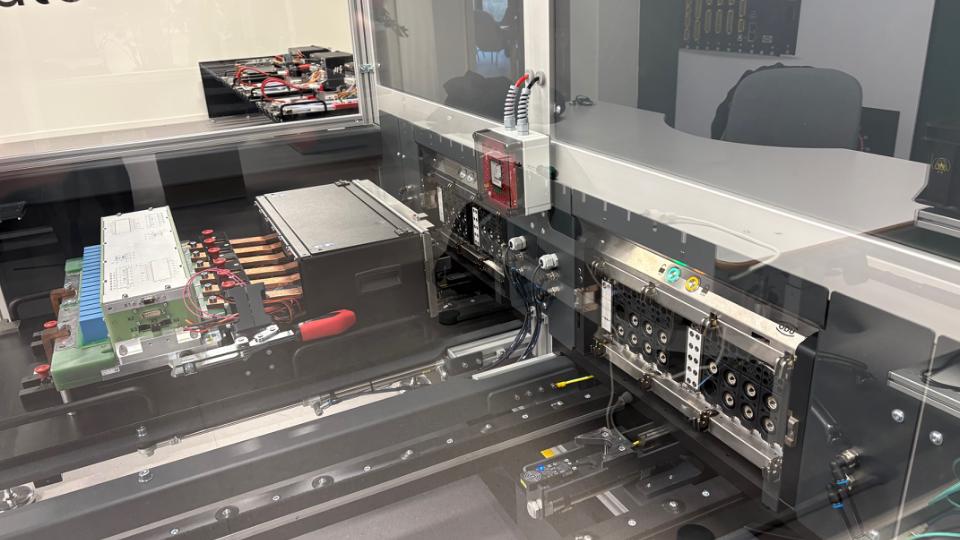 High current and high voltage at the same time challenge end-of-line testing